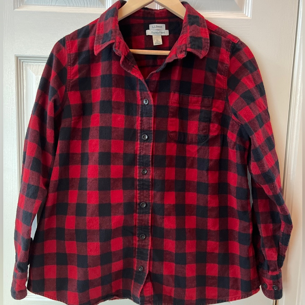 L.L. Bean Slightly Fitted Flannel Red & Black Checkered Shirt L